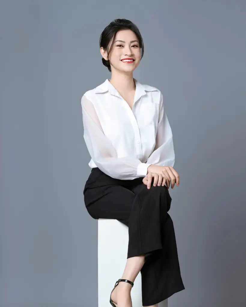 Professional Chic White & Black Set